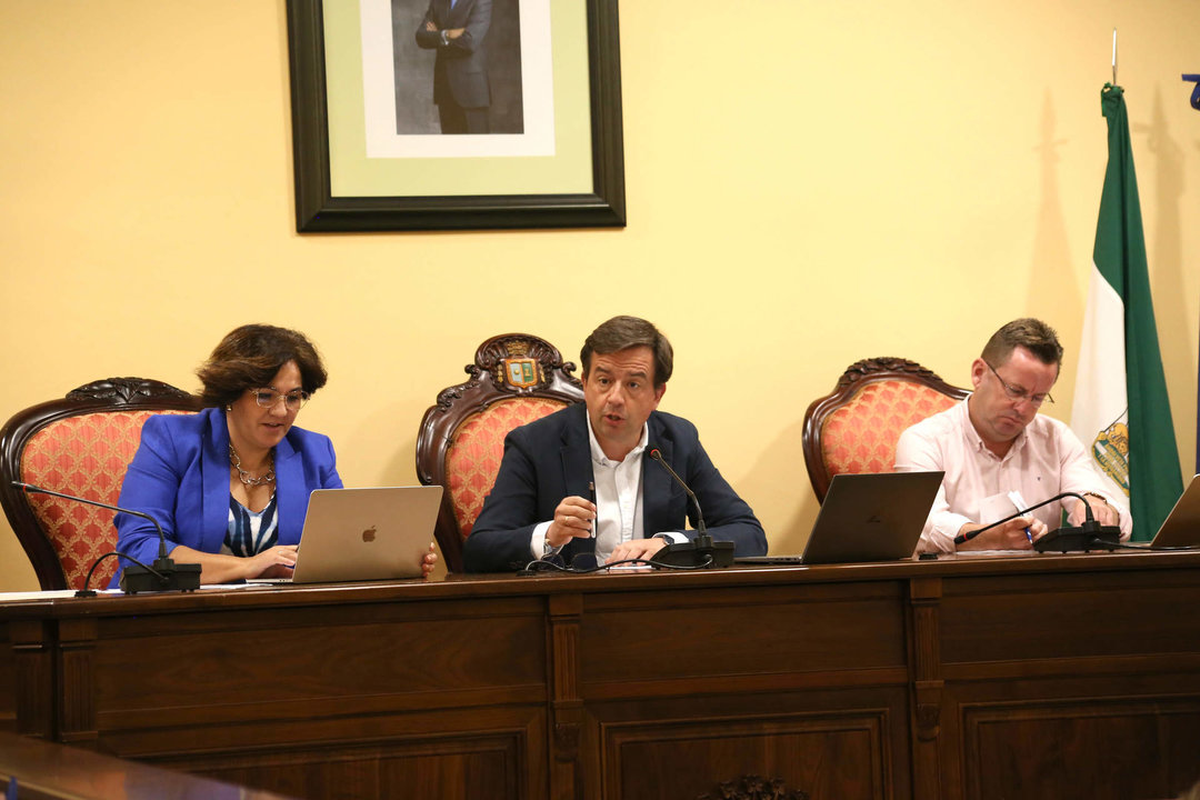Pleno Municipal en el Ayuntamiento de Lucena