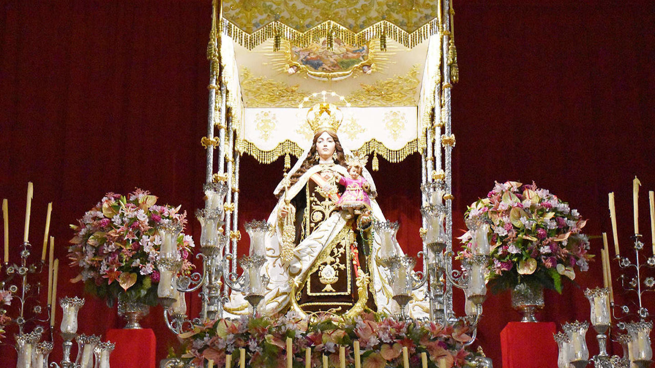 Desde el Traslado la Virgen del Carmen preside el altar de Santa Catalina