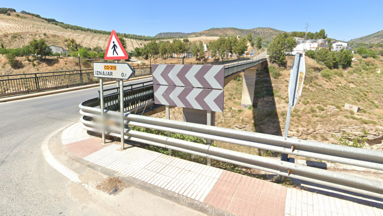 Puente Fernández, a la entrada de Iznájar, donde se ha producido el accidente