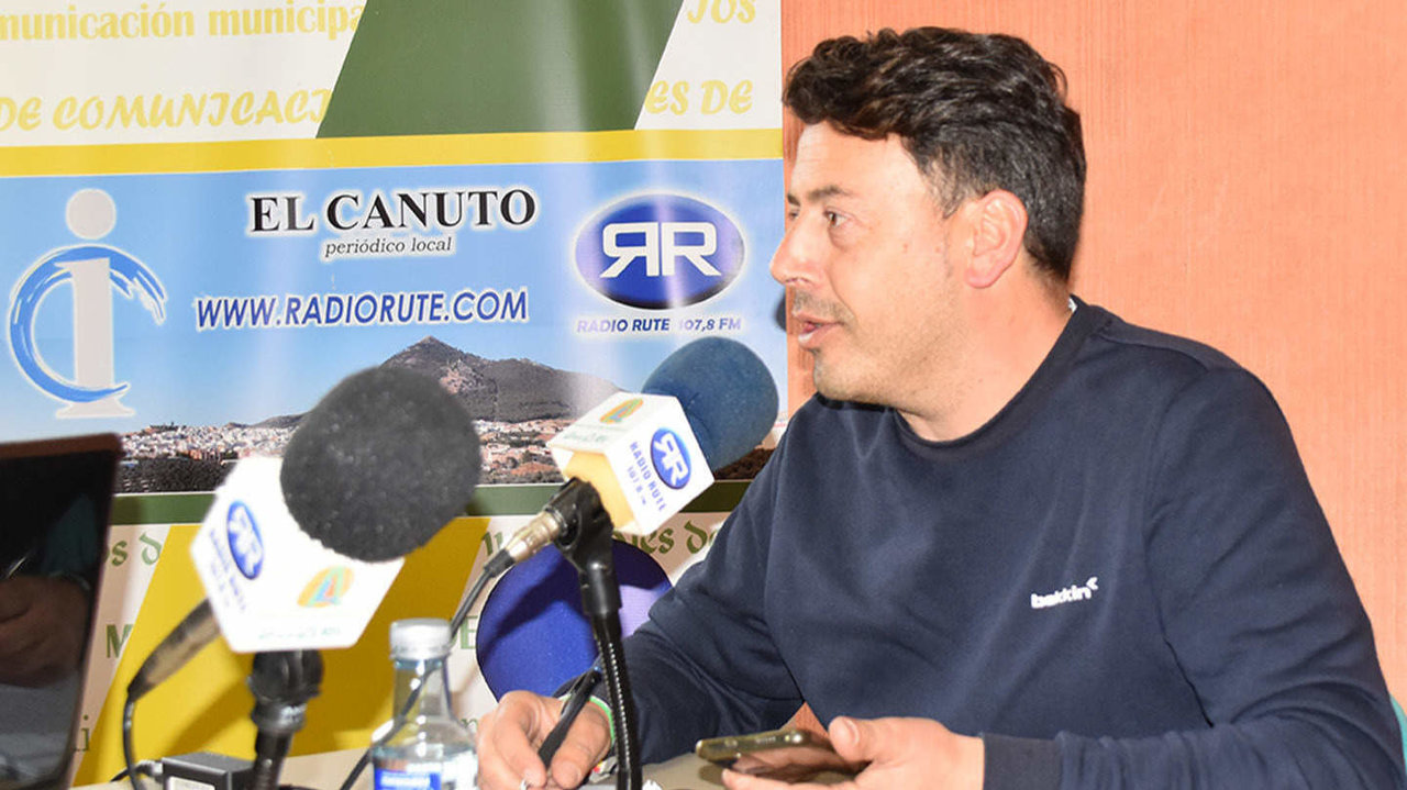 El concejal de Festejos, Manuel Luque, durante su entrevista en Radio Rute