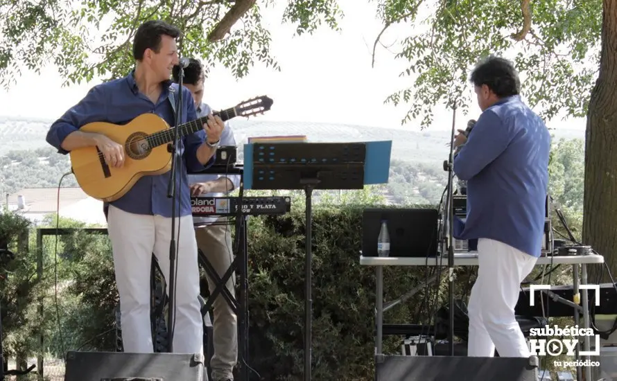 Animación musical en la feria de día