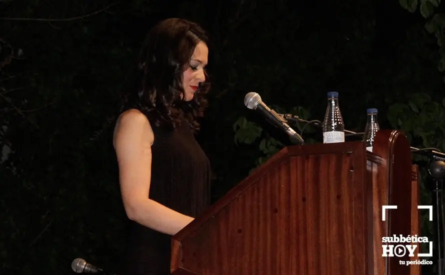 Presentación de la pregonera a cargo de Isabel Molina