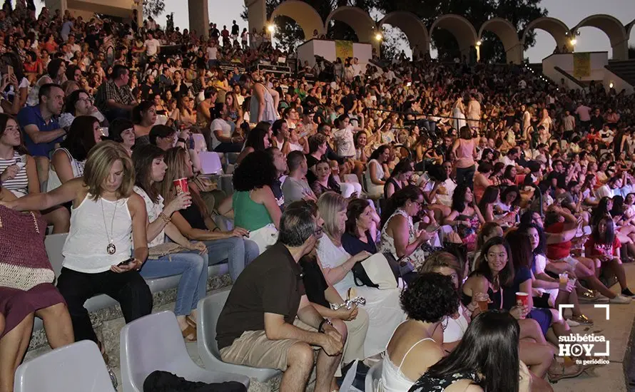 La Gira Munay de Vanesa Mart&iacute;n llena el Auditorio de Cabra (1)