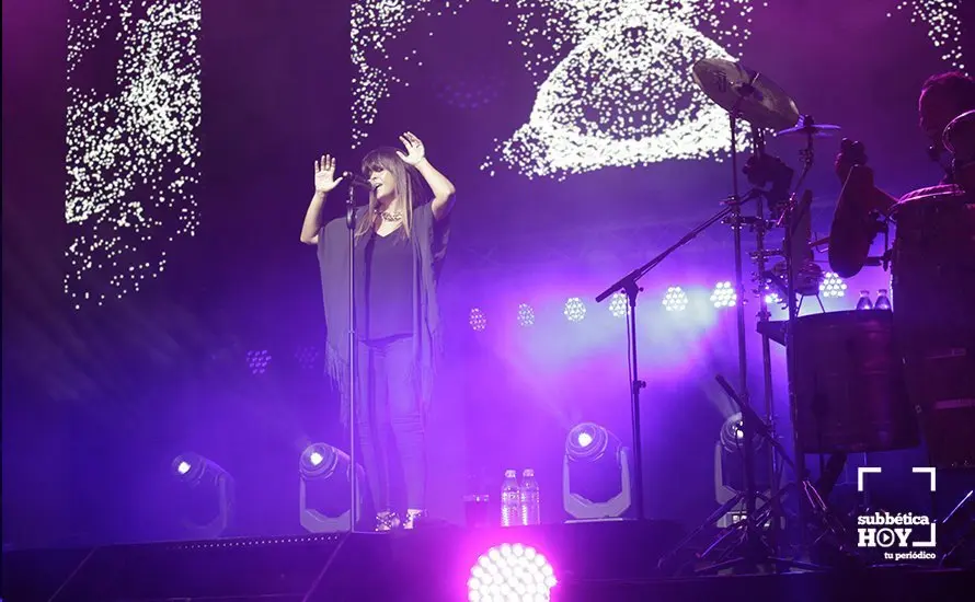 La Gira Munay de Vanesa Mart&iacute;n llena el Auditorio de Cabra (4)