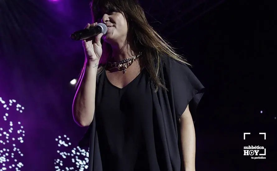 La Gira Munay de Vanesa Mart&iacute;n llena el Auditorio de Cabra (8)