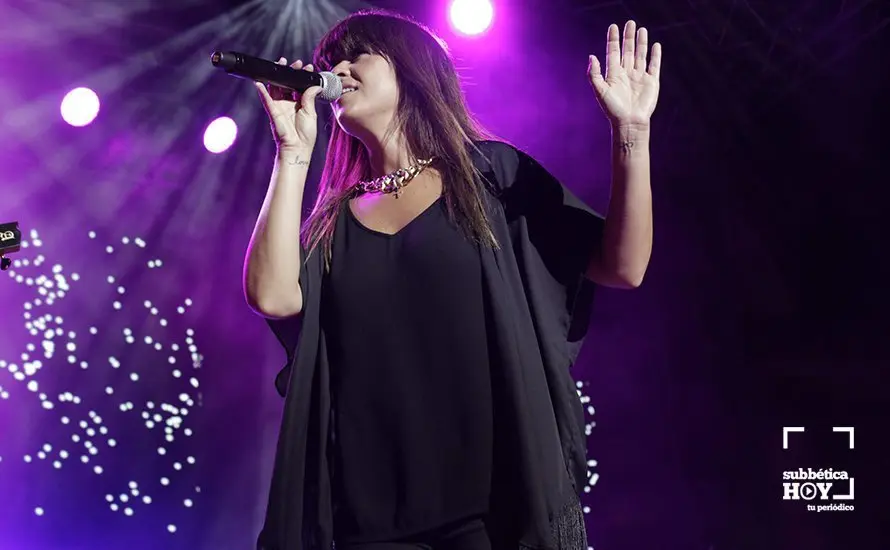 La Gira Munay de Vanesa Mart&iacute;n llena el Auditorio de Cabra (9)