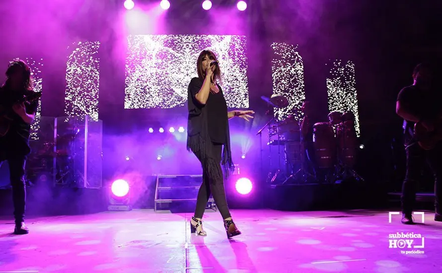 La Gira Munay de Vanesa Mart&iacute;n llena el Auditorio de Cabra (11)