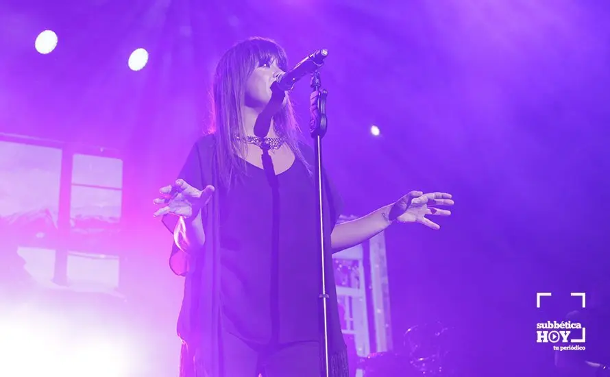 La Gira Munay de Vanesa Mart&iacute;n llena el Auditorio de Cabra (12)