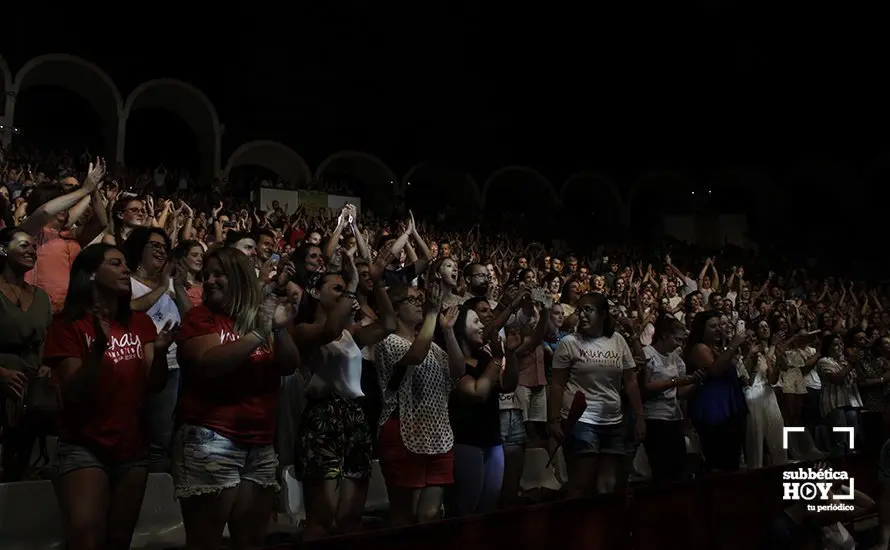 La Gira Munay de Vanesa Mart&iacute;n llena el Auditorio de Cabra (13)