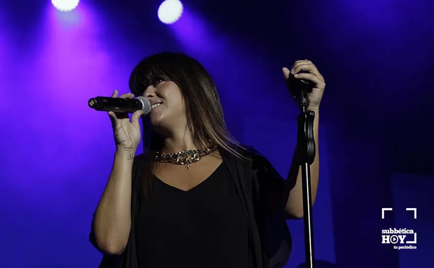 La Gira Munay de Vanesa Mart&iacute;n llena el Auditorio de Cabra (14)