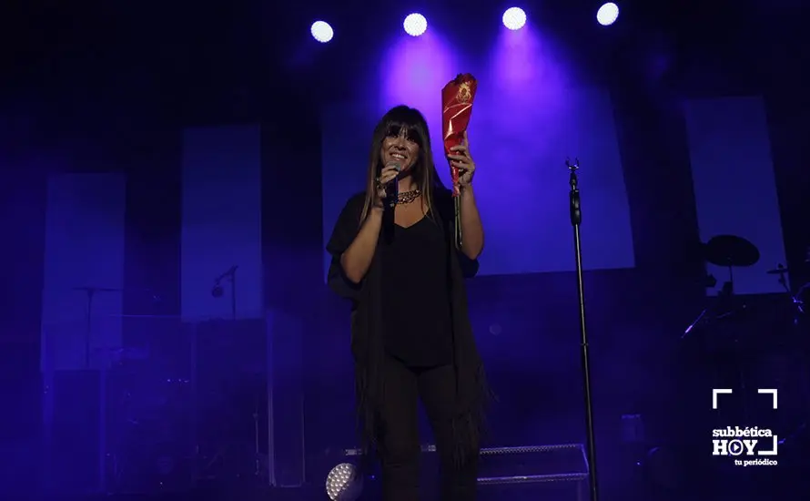 La Gira Munay de Vanesa Mart&iacute;n llena el Auditorio de Cabra (16)