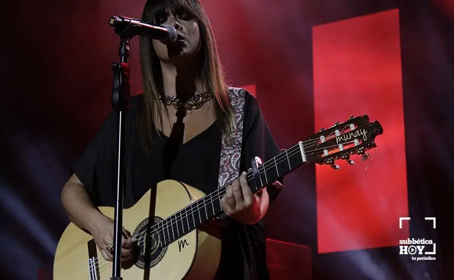 La Gira Munay de Vanesa Mart&iacute;n llena el Auditorio de Cabra (17)