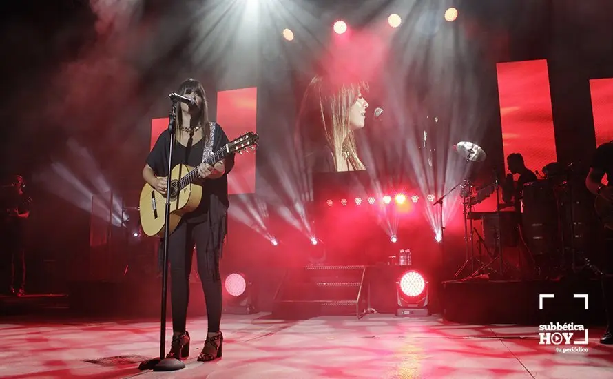 La Gira Munay de Vanesa Mart&iacute;n llena el Auditorio de Cabra (18)