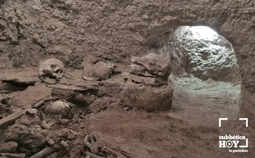 Una de las tumbas excavadas en el yacimiento de La Beleña