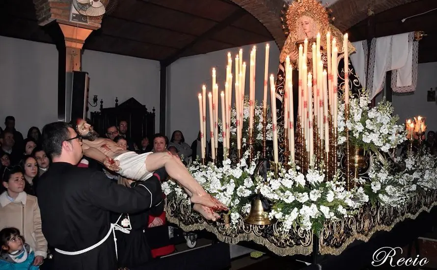 Viernes Santo en Do&ntilde;a Menc&iacute;a. Descendimiento4