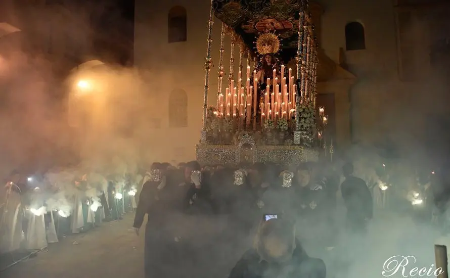 Sábado de Gloria en Doña Mencía. Soledad y Esperanza 3