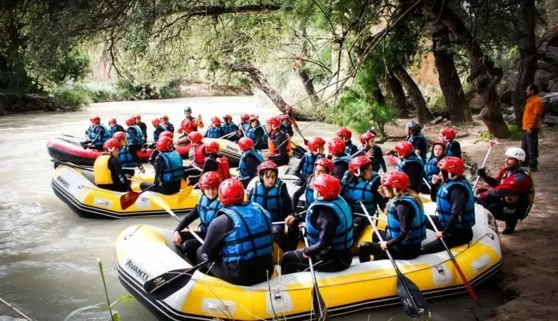 RAFTING-KIDS-1024x683-800x460