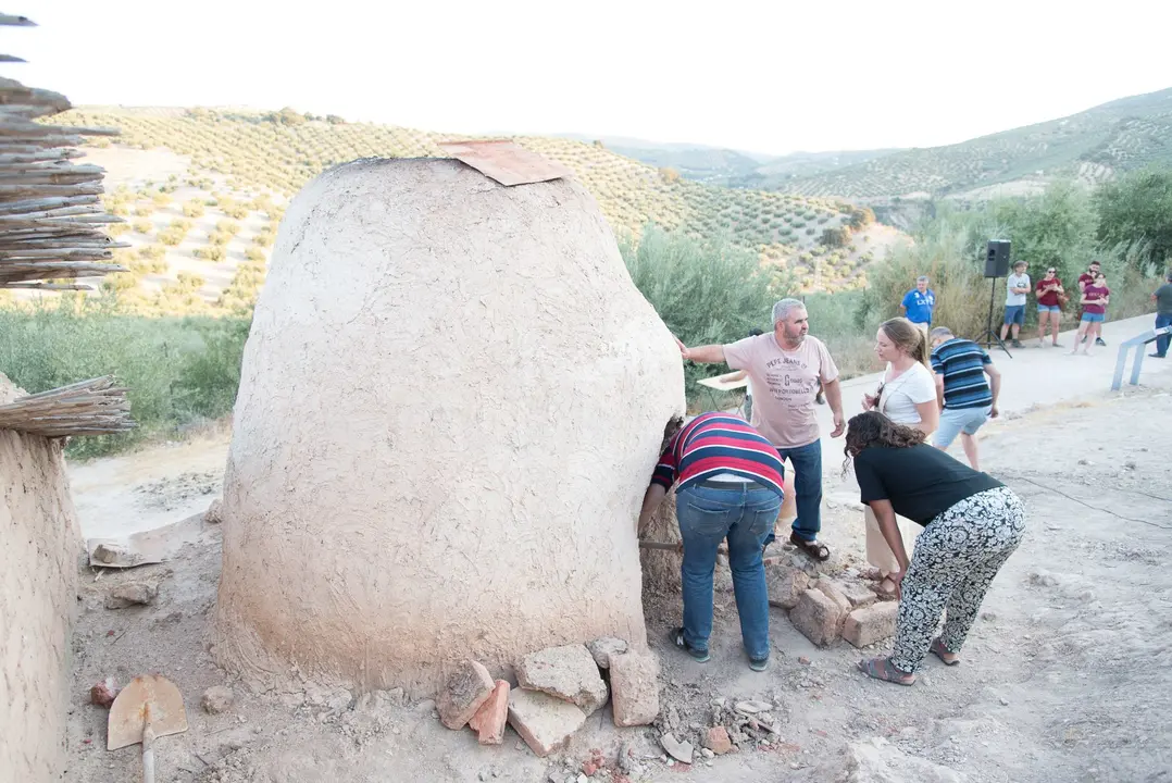 apertura-horno-ibero-y-tintado-prenda-festum-almedinilla-39