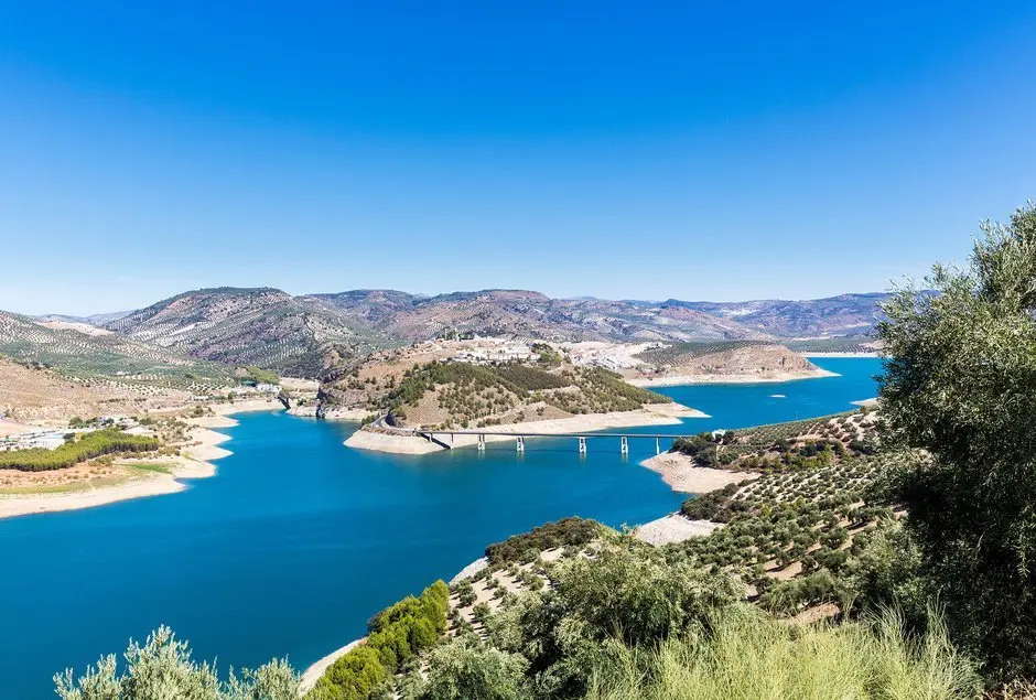 embalse_de_iznajar_6150_940x635