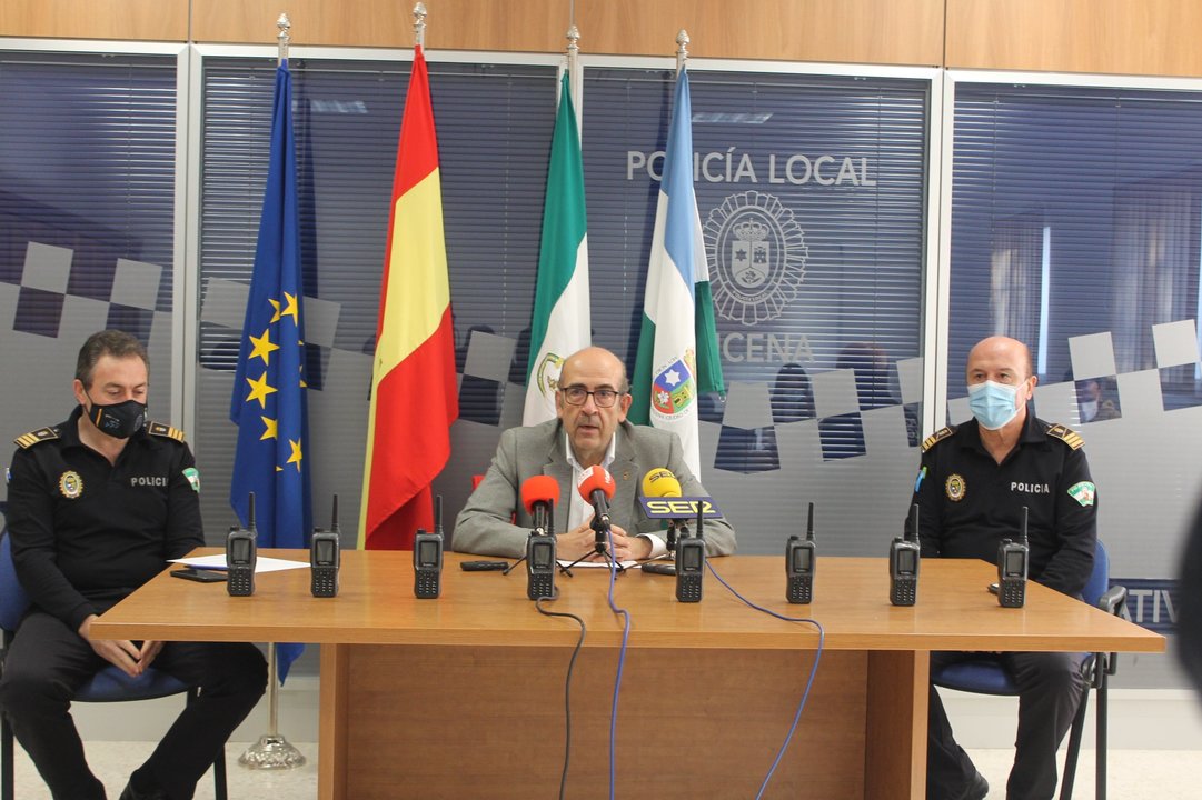  José Pedro Moreno, junto a los inspectores de Policía Local 