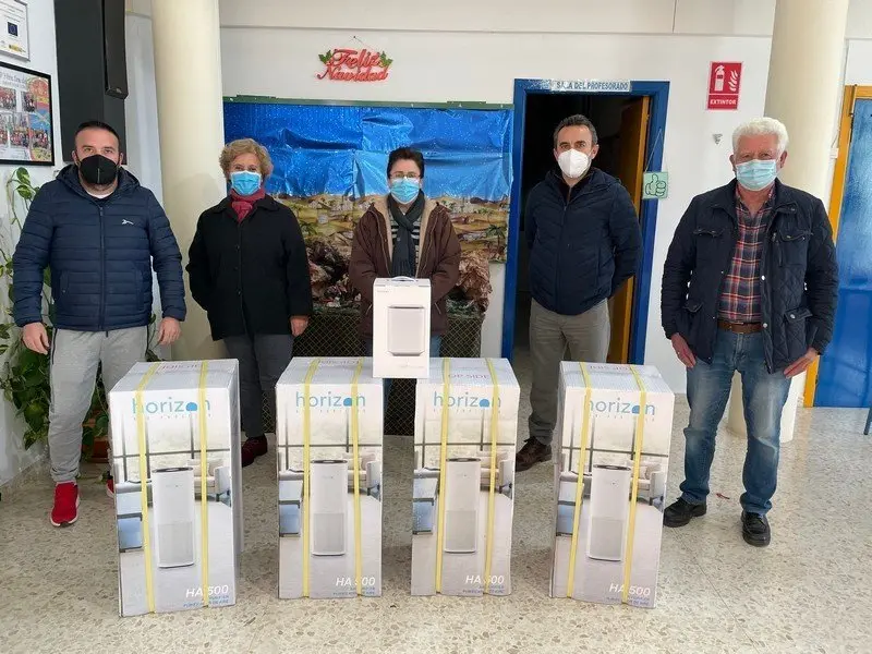 entrega purificadores de aire Fuente T&oacute;jar