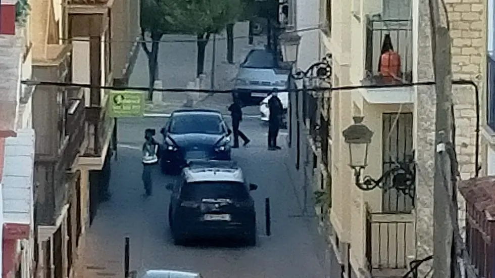  Parte del operativo policial en la calle Marqu&eacute;s de Cabra 