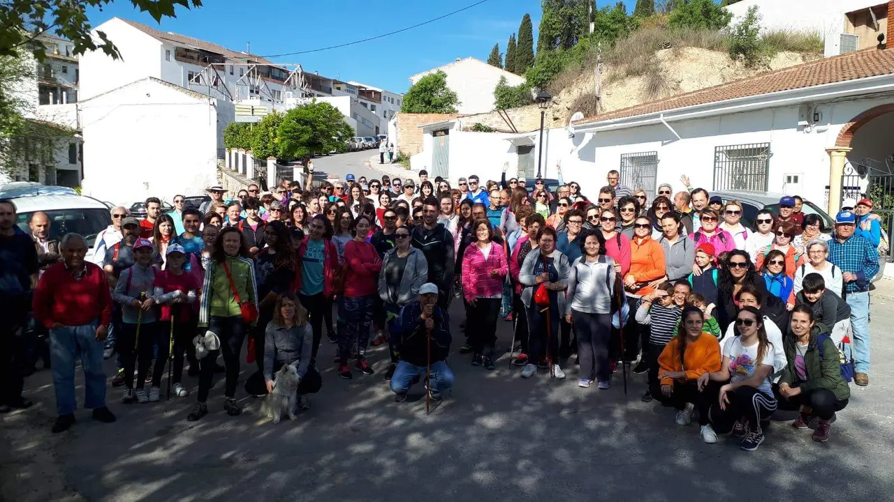 Participantes en una de las actividades organizadas en la primera edición del proyecto "Caminando con Dani"