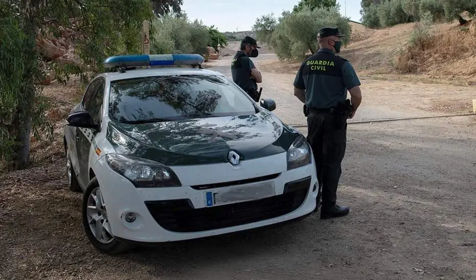 <p> 1623319058514Guardia Civil </p>