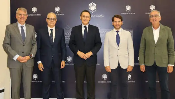 De izquierda a derecha- Lorenzo Salas, Agustín Acosta, José Carlos Gómez, Fernando Priego y Luis Jiménez (decano de la Facultad de Medicina y Enfermería).