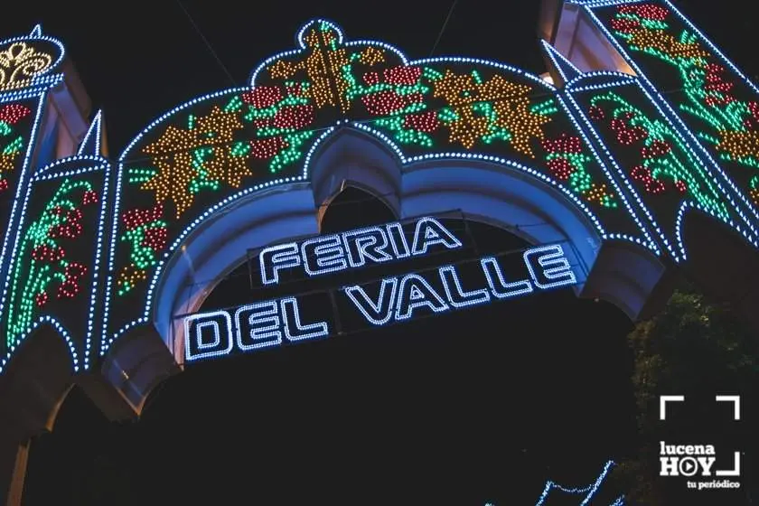 <p> viernes feria - noche (35) </p>