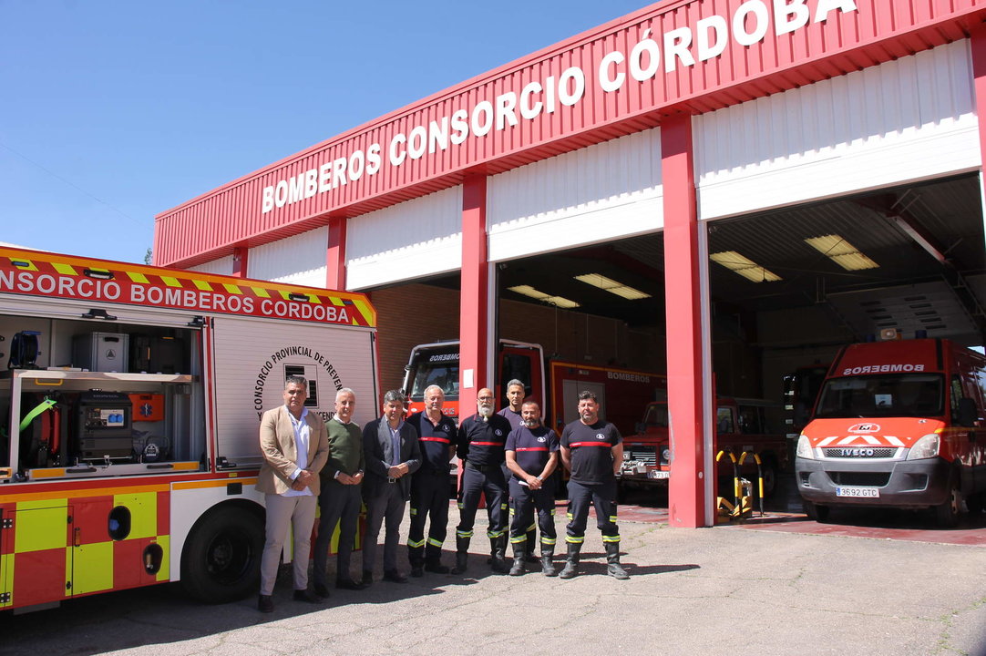 Presentación nuevo BUL parque de bomberos de Lucena-Cabra