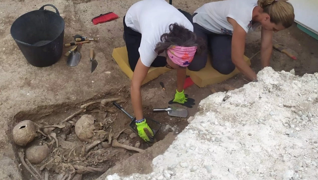 Nuevas fosas de represaliados en el Cementerio de Cabra