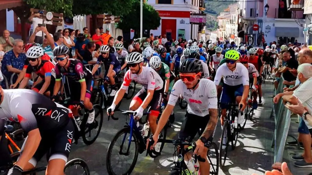 vuelta ciclista carcabuey