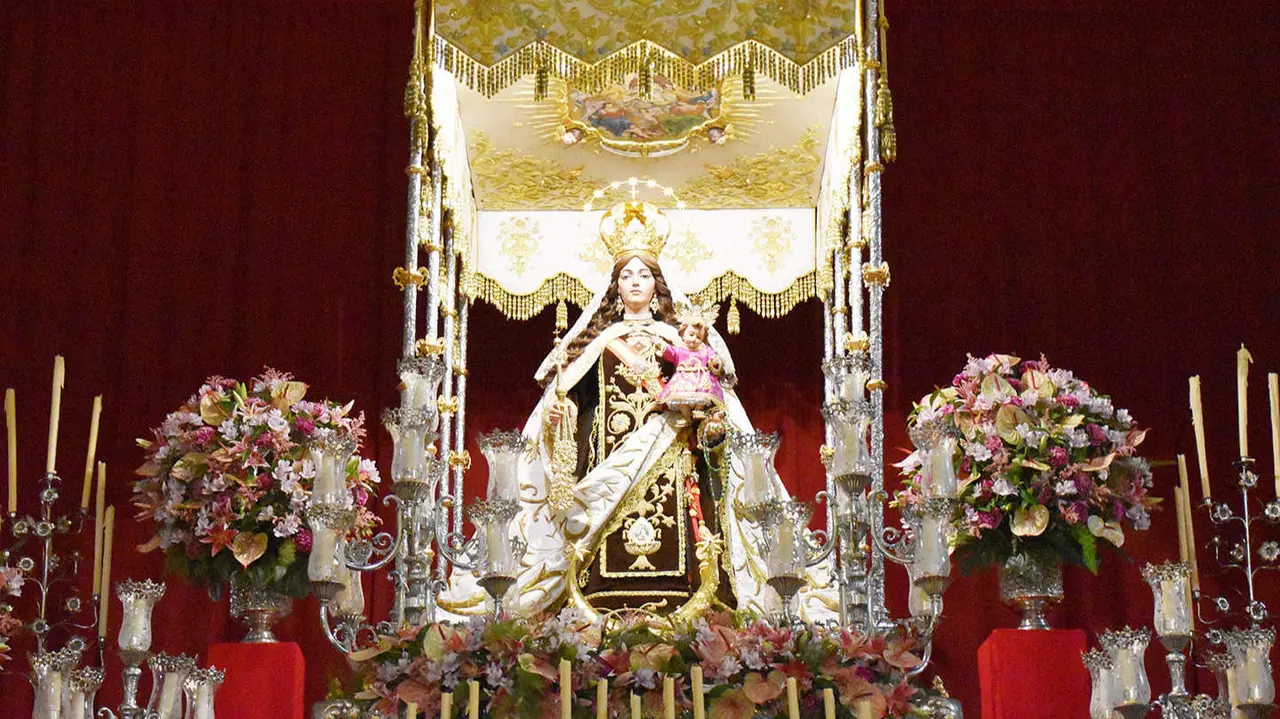 Desde el Traslado la Virgen del Carmen preside el altar de Santa Catalina