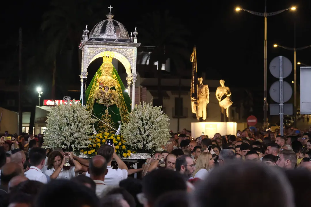 feria cabra fiestas virgen de la sierra monumento tambor bandera