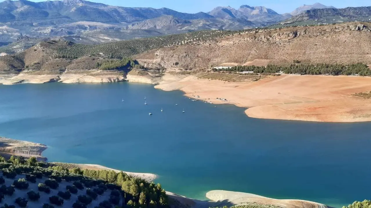 embalse pantano iznájar (imagen- turismo iznájar) 2