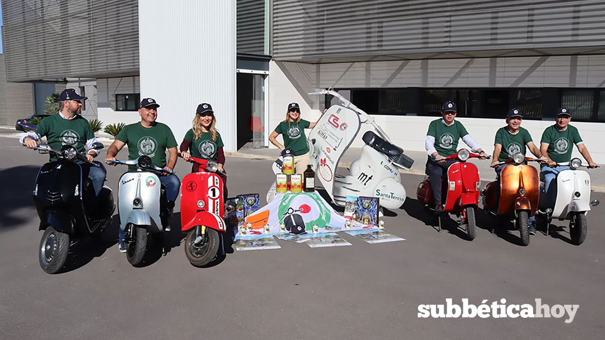 Un momento de la presentación de la XII Ruta Subbética en Vespa