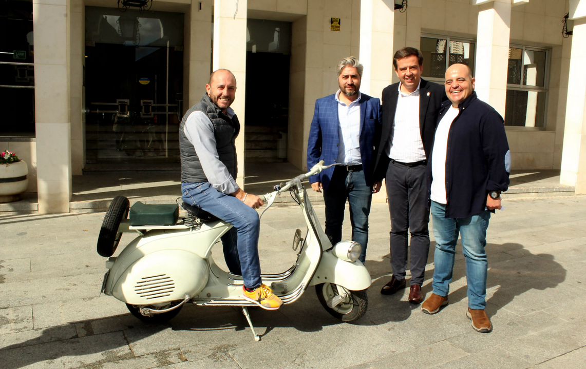 Jose Antonio García ha sido el afortunado ganador de la Vespa de 125 CC, modelo faro bajo, del año 1955  sorteada por el Vespa Club Lucena