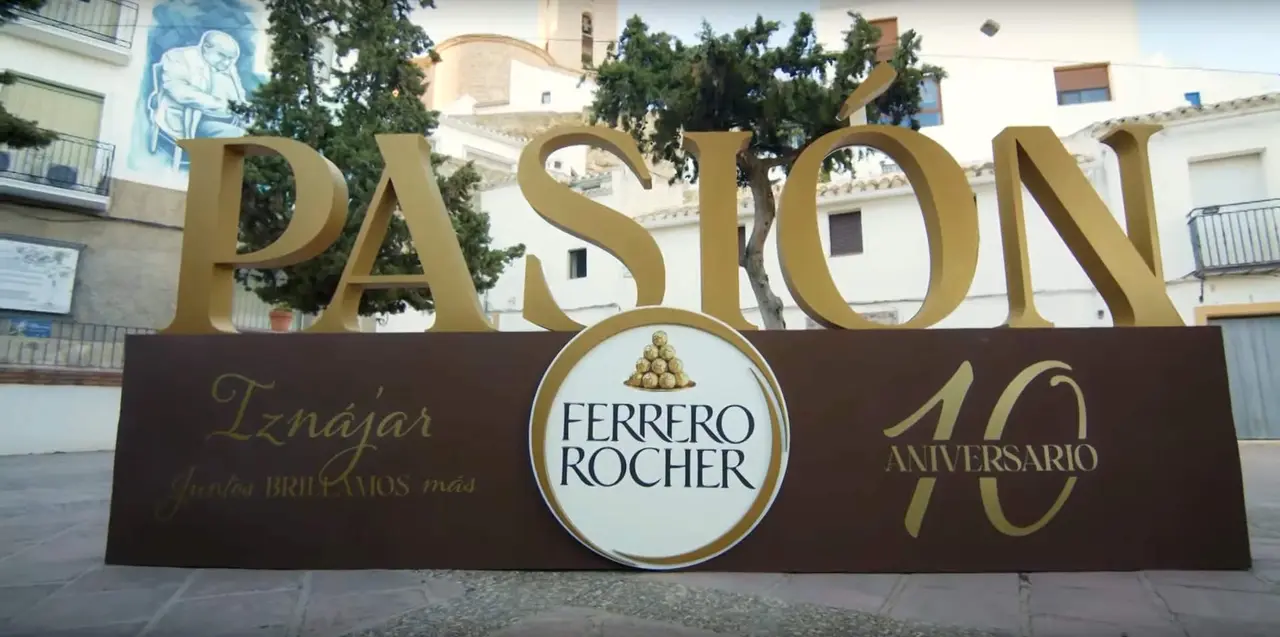 Izn&aacute;jar Ferrero Rocher