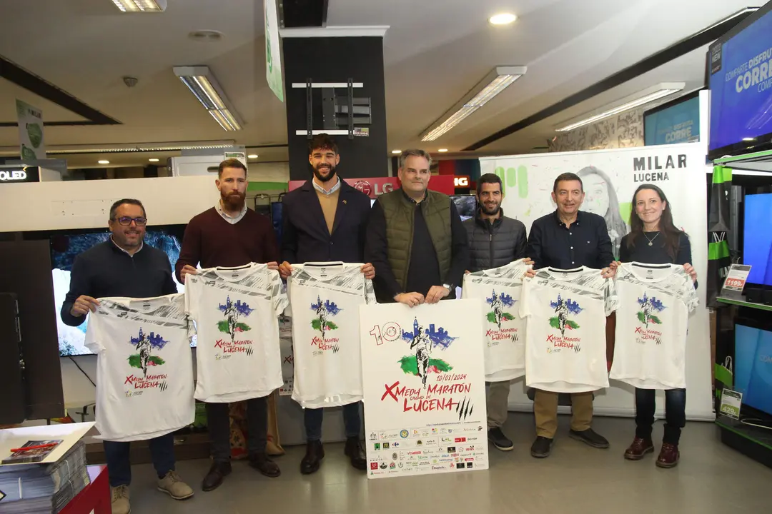 Presentación de la camiseta de la Media Maratón de Lucena