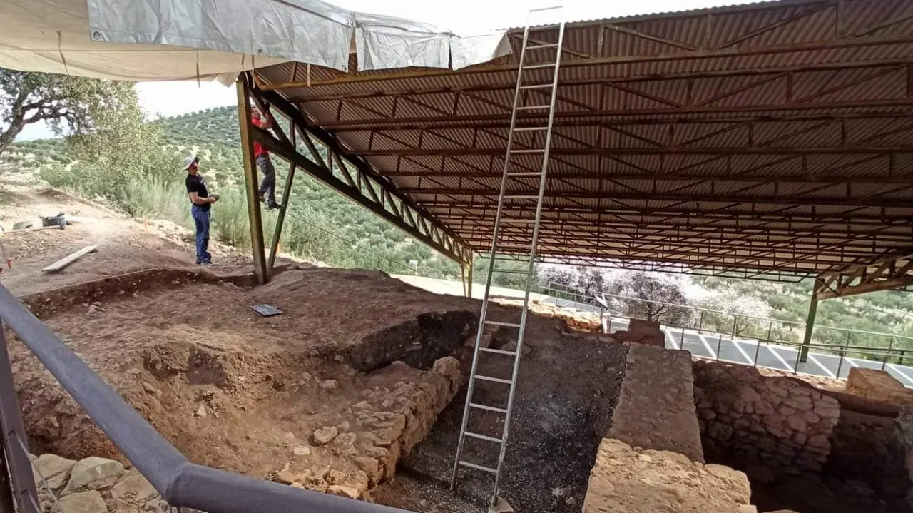 arqueología almedinilla cerro de la cruz