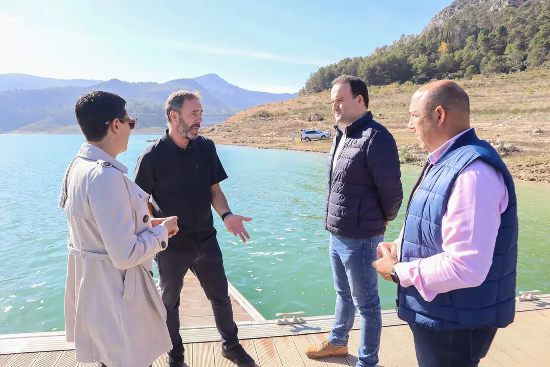 Presentación nuevo embarcadero y área recreativa mirador del Pantano de Iznájar en Rute-5