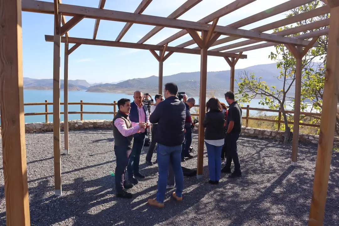 Presentación nuevo embarcadero y área recreativa mirador del Pantano de Iznájar en Rute-10