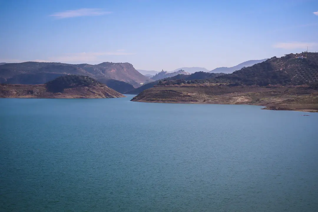 Presentación nuevo embarcadero y área recreativa mirador del Pantano de Iznájar en Rute-16