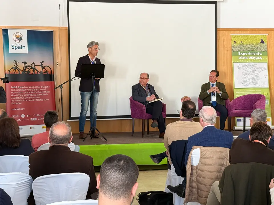 Jornada público-privada para el desarrollo de las Vías Verdes y el cicloturismo en España-39