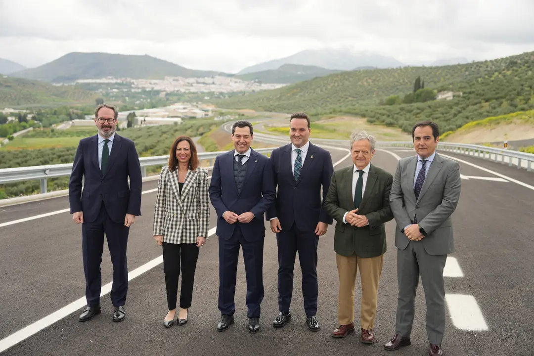 Moreno inaugura la variante de las Angosturas en la A-333 que contribuye al desarrollo económico y turístico de Priego de Córdoba