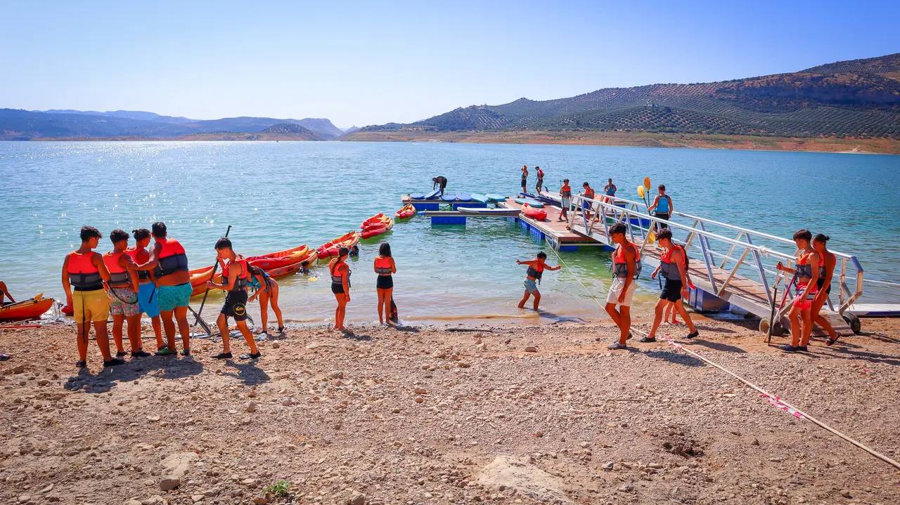Actividades náuticas pantalán Pantano de Iznájar en Rute-02