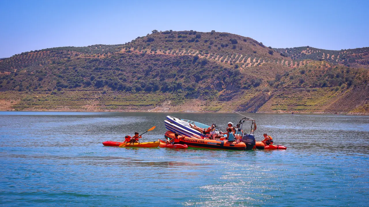 Actividades náuticas pantalán Pantano de Iznájar en Rute-56
