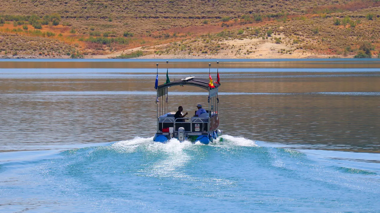 Actividades náuticas pantalán Pantano de Iznájar en Rute-62