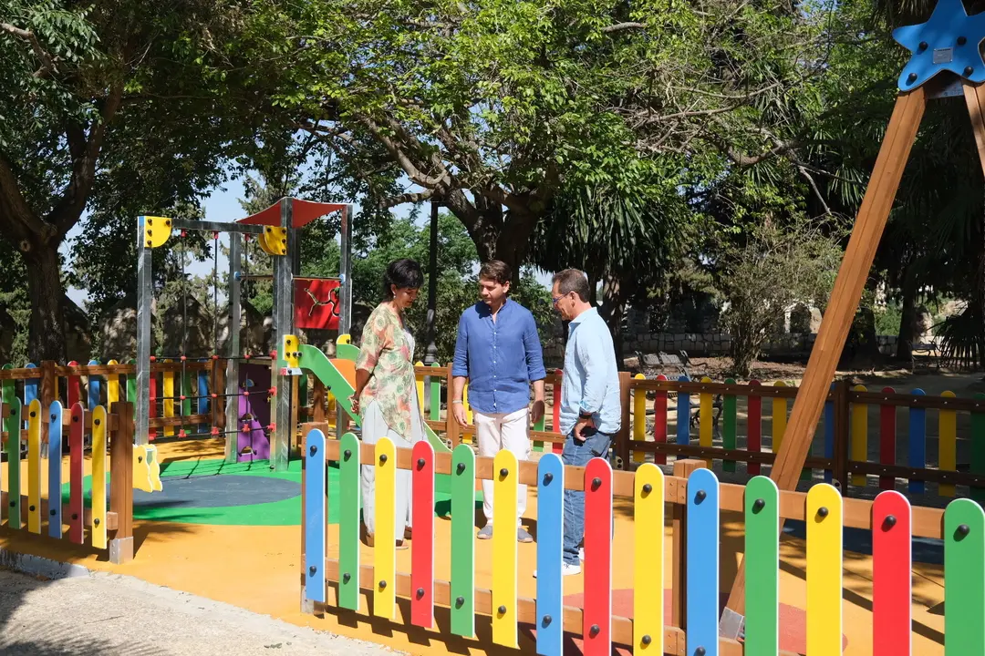 Nuevos juegos infantiles en el barrio de la Villa